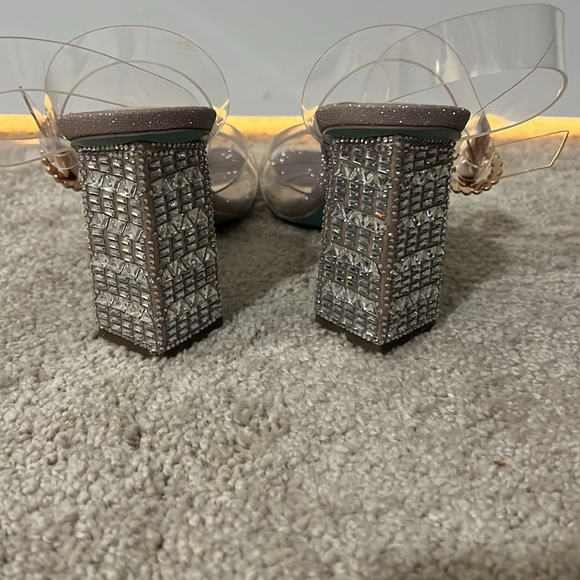 Betsey Johnson Women's Sb-Bell Heeled Sandal. - Picture 4 of 9